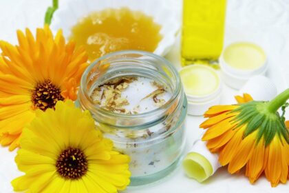 entdecken sie unsere effektive lippenpflege für weiche, geschützte und hydratisierte lippen. perfekt gegen trockenheit und risse.