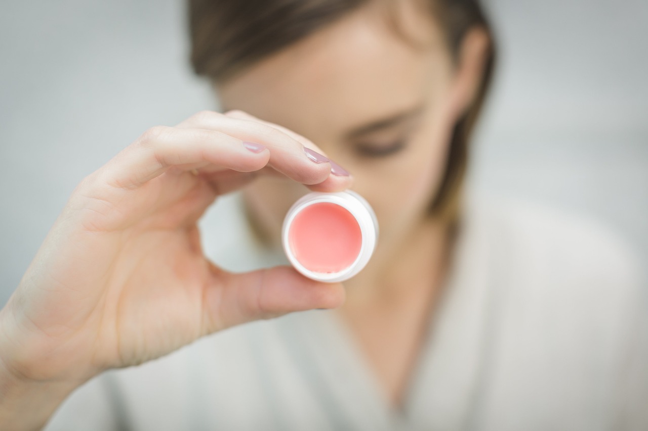 entdecken sie unsere pflegenden lippenprodukte für weiche, geschützte und gesunde lippen. optimale feuchtigkeit und schutz den ganzen tag.