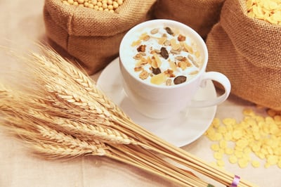 Müsli und Granola selbst mischen